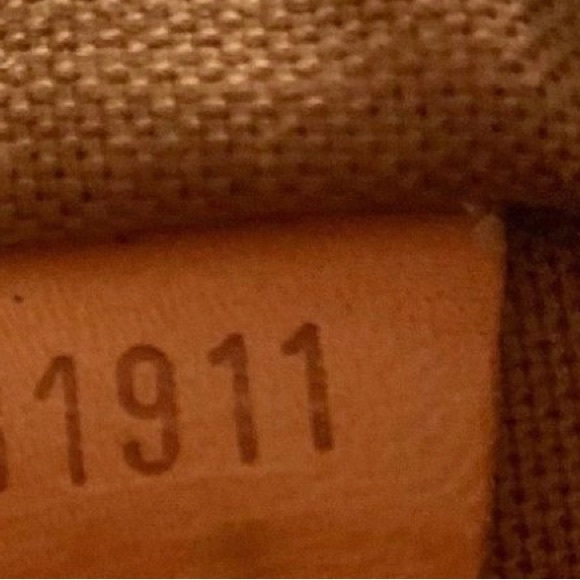 Authentic Louis Vuitton Speedy 35 - Picture 13 of 14